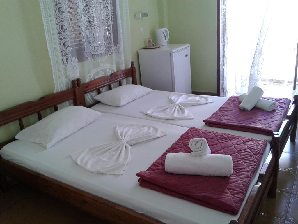 Christina Pension Картерадос Номер фото